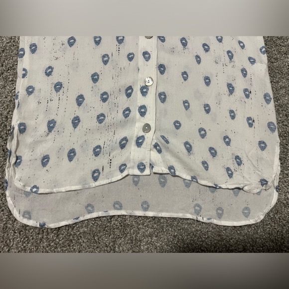Jen’s Pirate Booty white and blue lightweight long sleeve Button down shirt - Picture 12 of 14